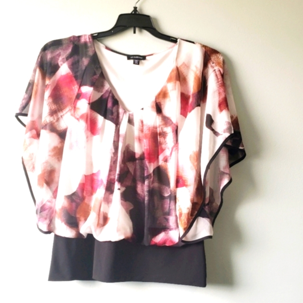 Le Chateau  Abstract Chiffon blouse